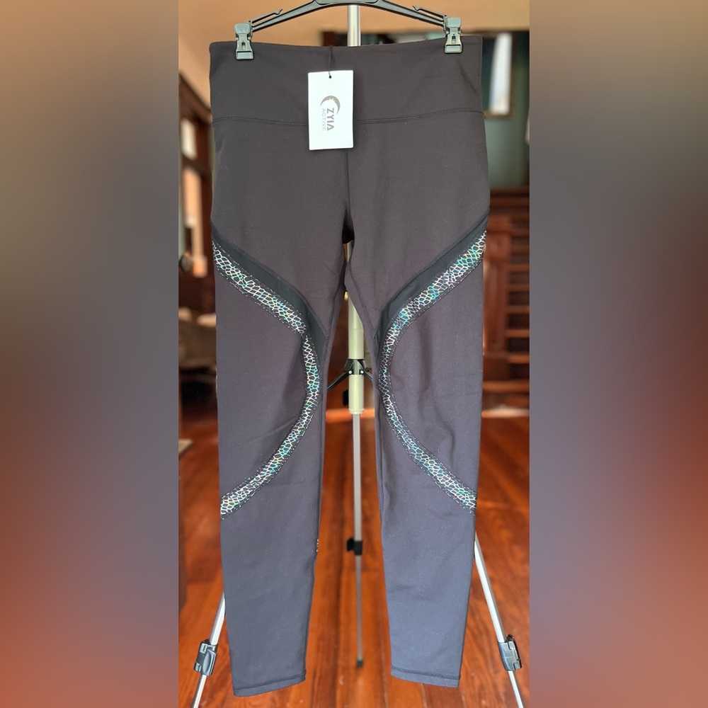 Zyia Black Reflective Serpent Hi-Rise Leggings 28” (Sz 6-8/Medium)
